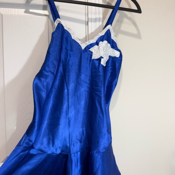 VICTORIA SECRET vintage gold label  Satin Women's Sleepwear with Lace Trim - Picture 2 of 9